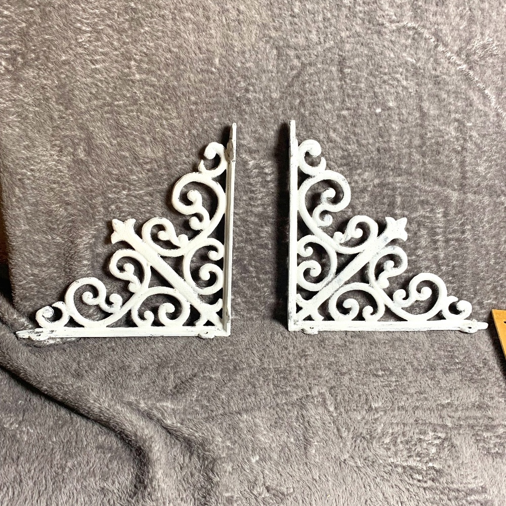 Pair of 2 white distressed metal iron corbels